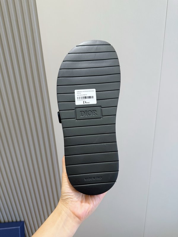 디올 아쿠아 남성 교차 스트랩 샌들 001-228970