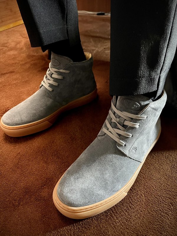 Tod's 스웨이드 가죽 하이톱 운동화 001-229017