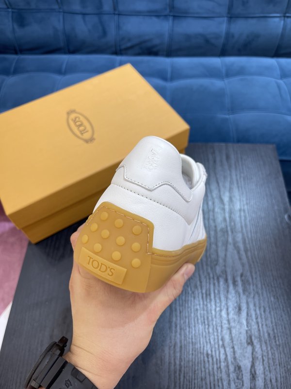 Tod's 남성 이탈리아 소가죽 캐주얼슈즈 001-229030