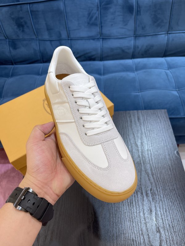 Tod's 남성 이탈리아 소가죽 캐주얼슈즈 001-229030