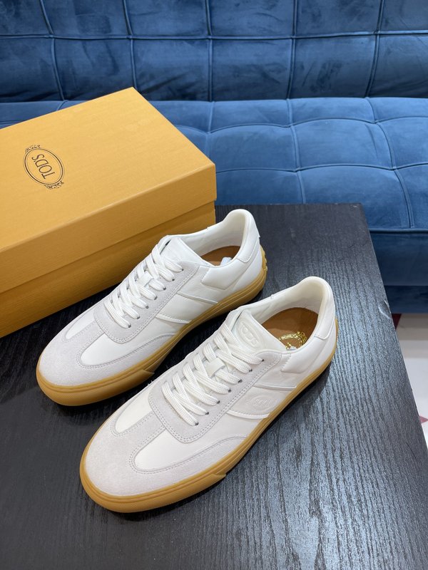 Tod's 남성 이탈리아 소가죽 캐주얼슈즈 001-229030