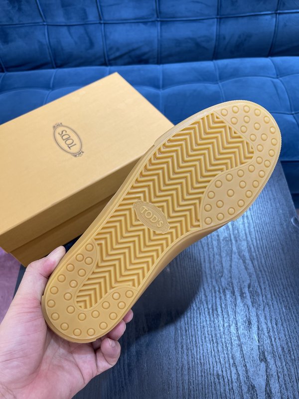 Tod's 남성 이탈리아 소가죽 캐주얼슈즈 001-229030
