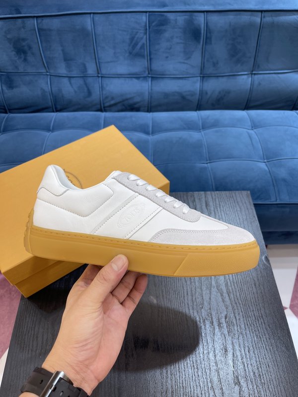 Tod's 남성 이탈리아 소가죽 캐주얼슈즈 001-229030