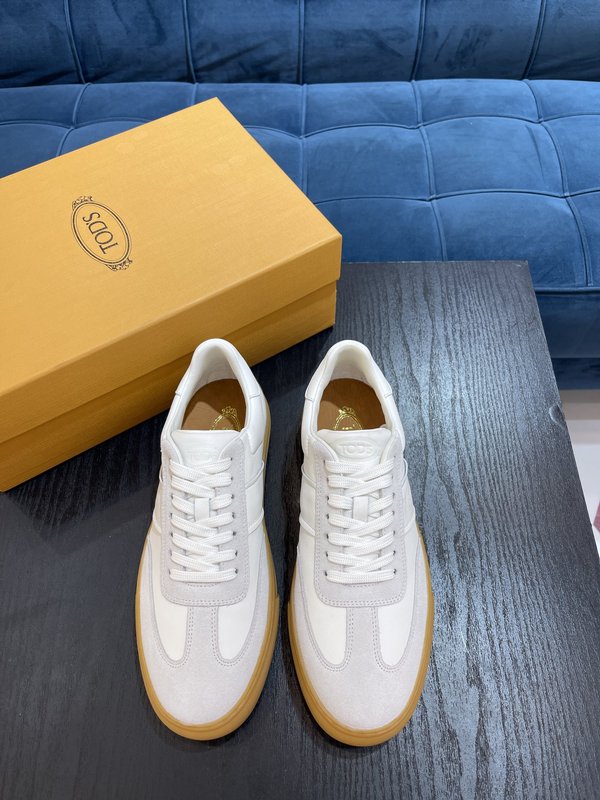 Tod's 남성 이탈리아 소가죽 캐주얼슈즈 001-229030
