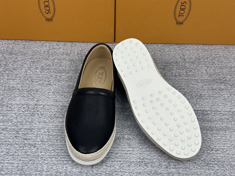 TOD'S 토즈 신규 남성 가죽 로퍼 001-229032