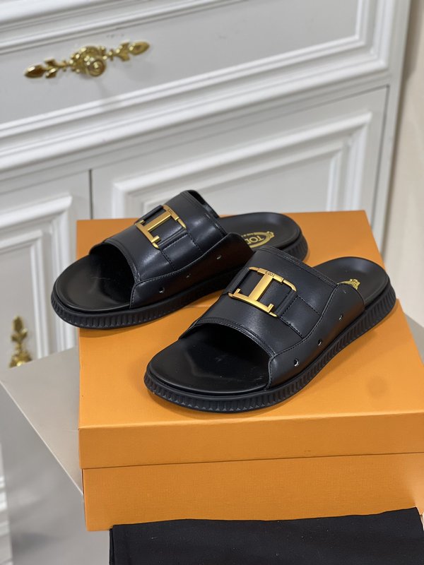Tod's 남성 메탈 로고 샌들 001-229047