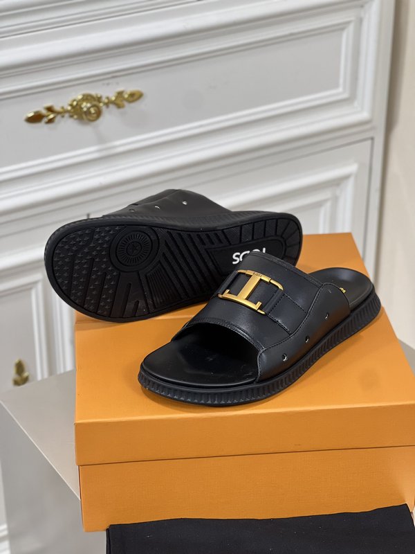 Tod's 남성 메탈 로고 샌들 001-229047