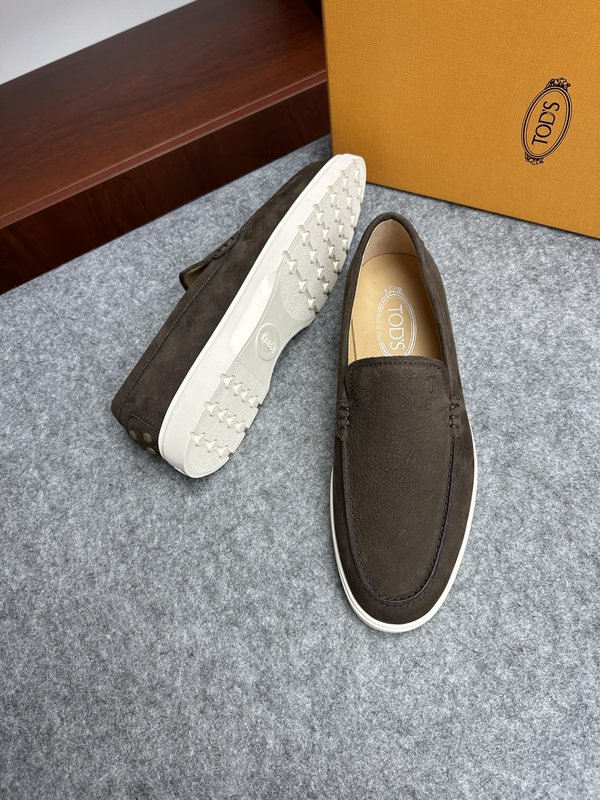 TODS 남성 스웨이드 로퍼 구두 001-229048