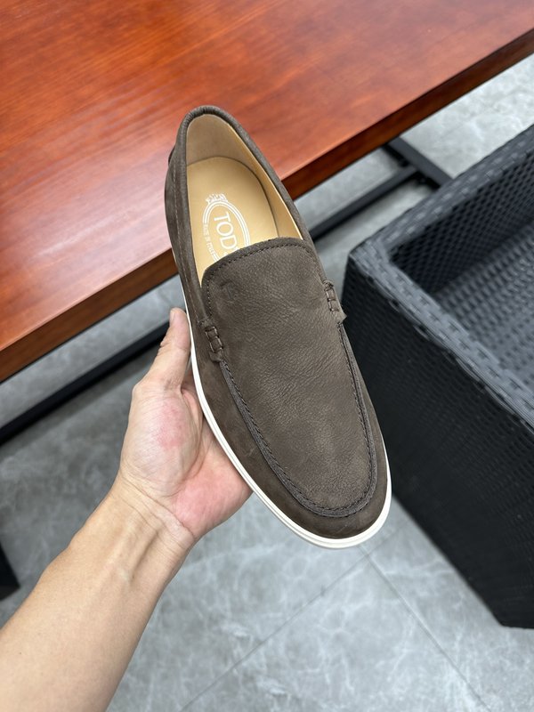TODS 남성 스웨이드 로퍼 구두 001-229048