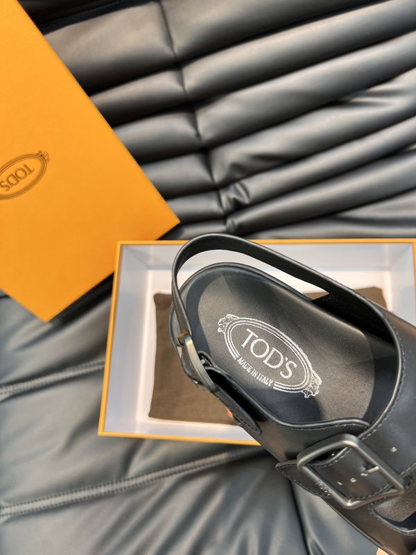 Tod's 남성 수입 소가죽 샌들 001-229058
