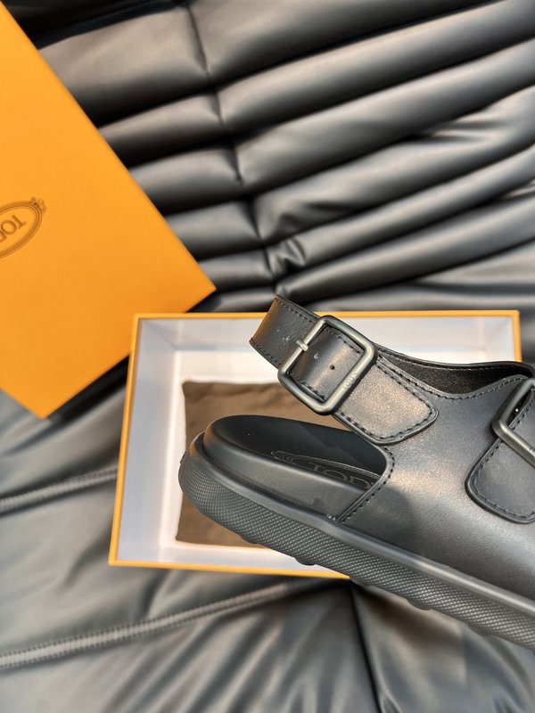 Tod's 남성 수입 소가죽 샌들 001-229058