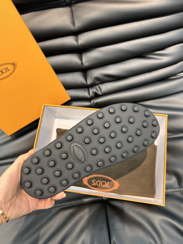 Tod's 남성 수입 소가죽 샌들 001-229058