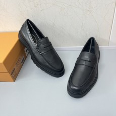 Tods 신상 가죽 수제 로퍼 001-229081