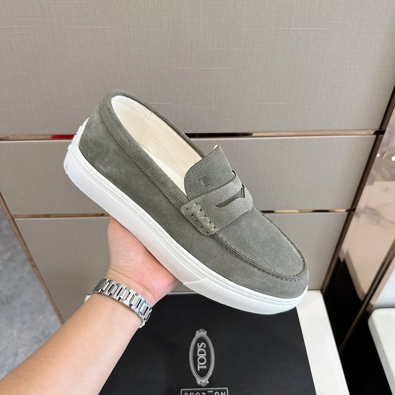 TOD'S 스웨이드 가죽 남성 로퍼 001-229090