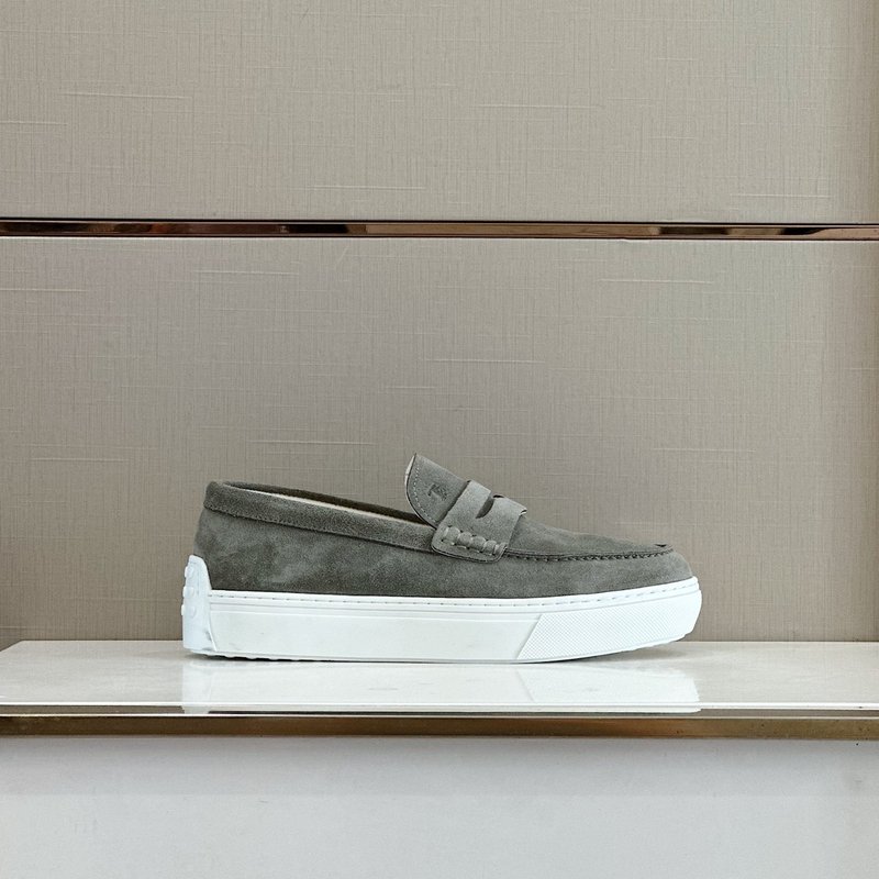 TOD'S 스웨이드 가죽 남성 로퍼 001-229090
