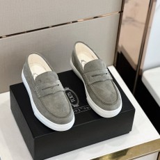 TOD'S 스웨이드 가죽 남성 로퍼 001-229090