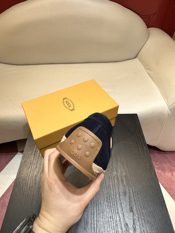 Tod's 스텝온 스웨이드 가죽 로퍼 001-229096