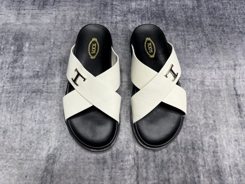 TOD'S 토데스 신규 슬리퍼 001-229161
