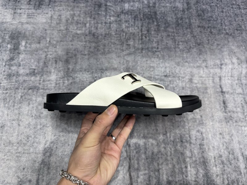 TOD'S 토데스 신규 슬리퍼 001-229161