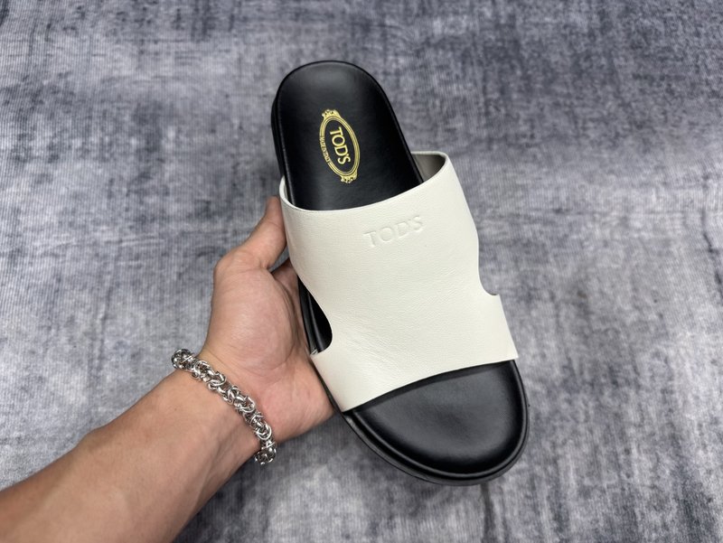 TOD'S 토즈 신규 슬리퍼 001-229169