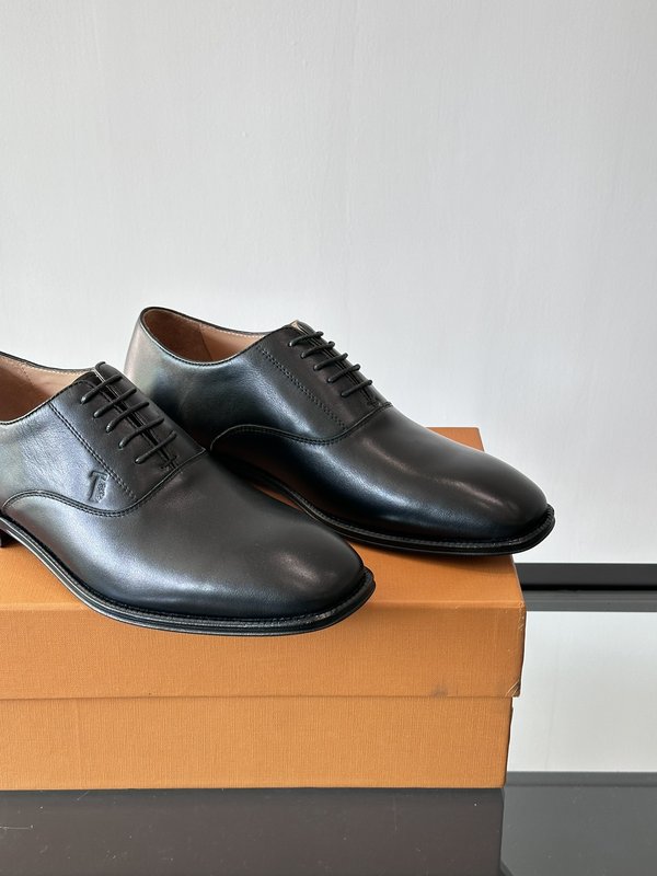 Tod's 남성 원터치 가죽 캐주얼슈즈 001-229173