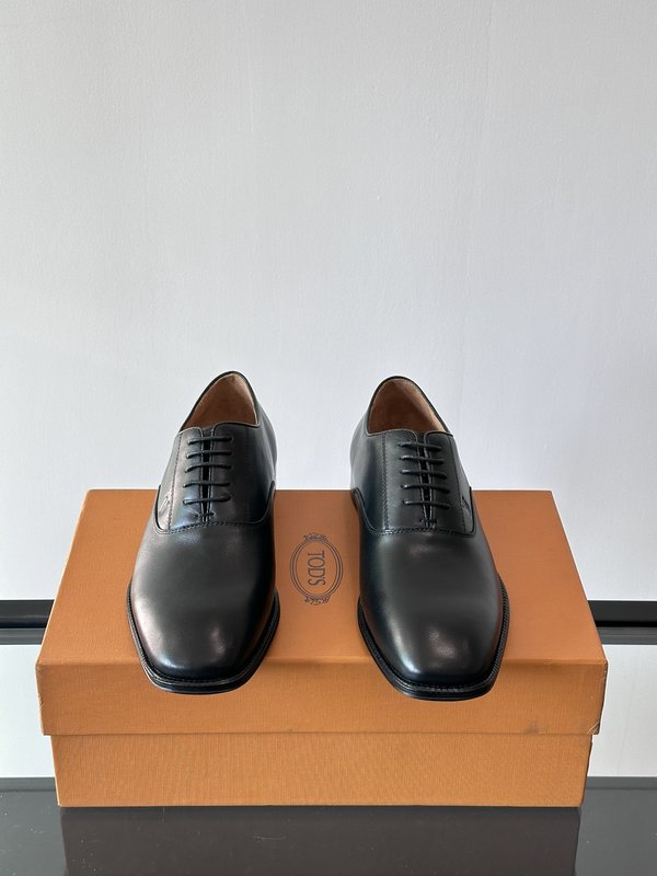 Tod's 남성 원터치 가죽 캐주얼슈즈 001-229173