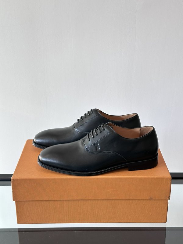 Tod's 남성 원터치 가죽 캐주얼슈즈 001-229173