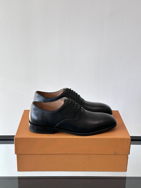Tod's 남성 원터치 가죽 캐주얼슈즈 001-229173