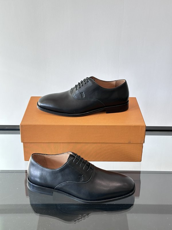 Tod's 남성 원터치 가죽 캐주얼슈즈 001-229173