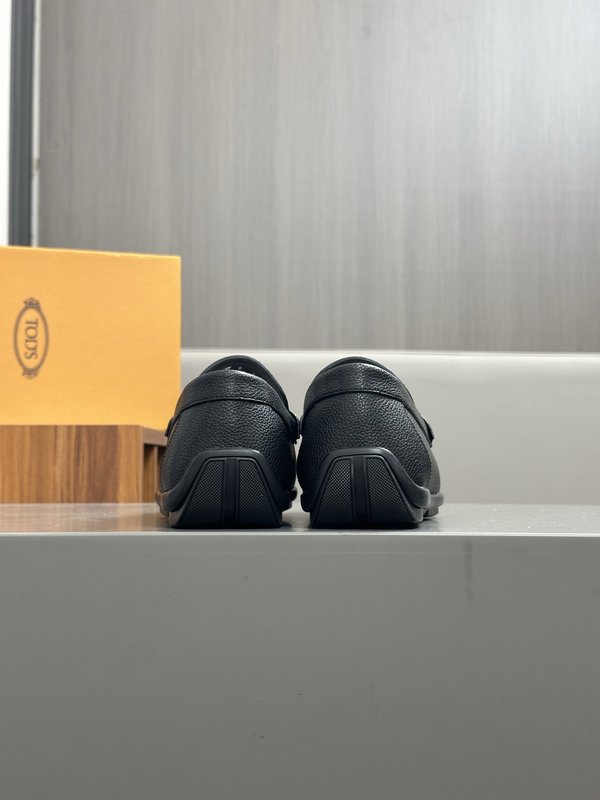 Tods 남성 수입 소 가죽 로퍼 001-229182