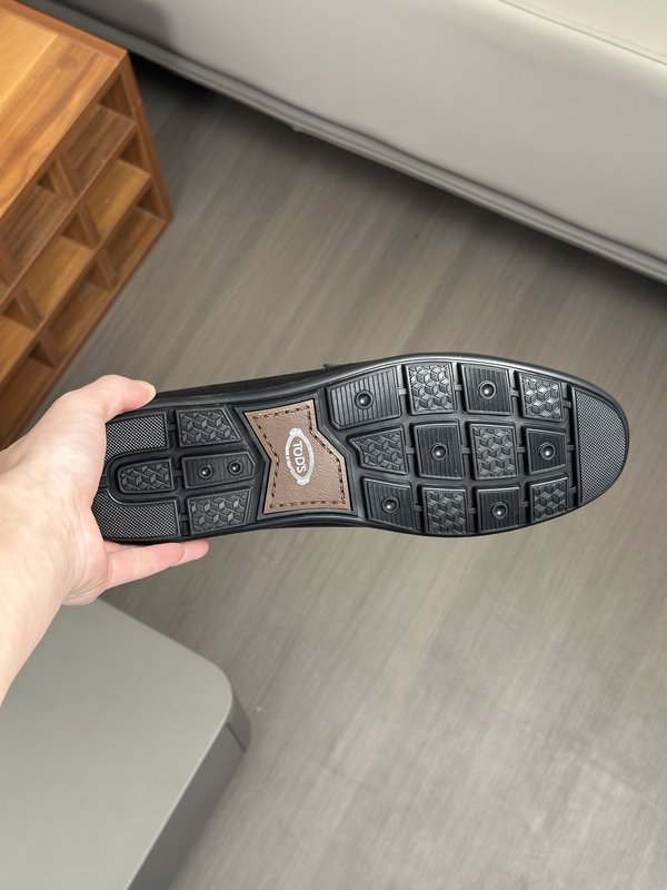 Tods 남성 수입 소 가죽 로퍼 001-229182