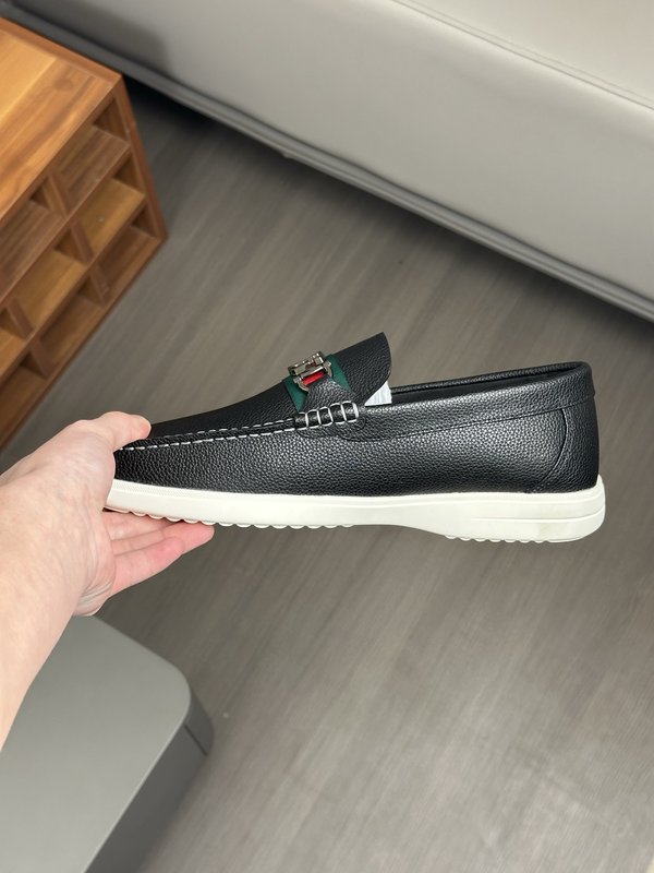 Tods 남성 수입 소가죽 로퍼 001-229187