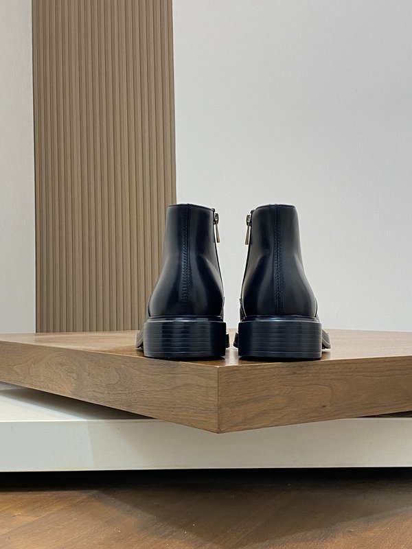Tods 남성 미들 톱 마틴 로퍼 부츠 001-229210