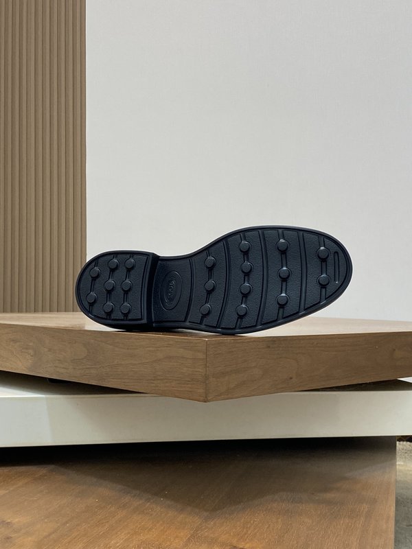 Tods 남성 미들 톱 마틴 로퍼 부츠 001-229210