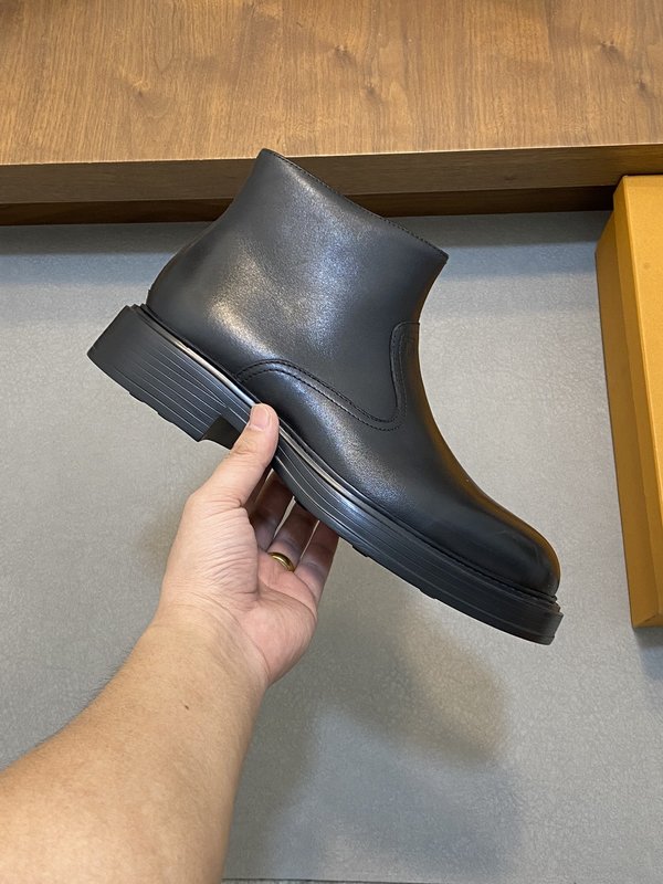 Tods 남성 미들 톱 마틴 로퍼 부츠 001-229210