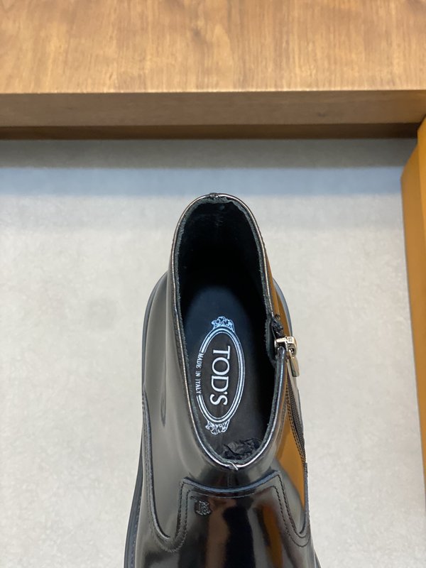 Tods 남성 미들컷 로퍼 부츠 001-229211