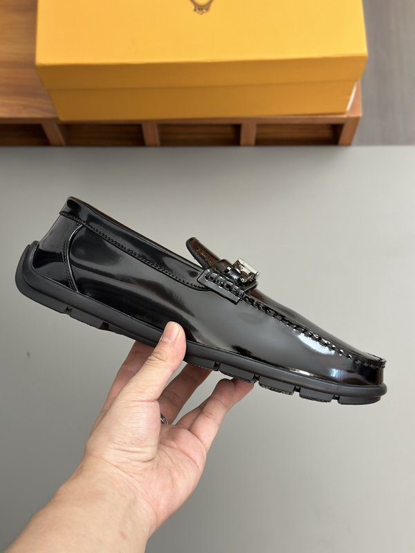 TODS 남성 수입 소가죽 수제 로퍼 001-229215