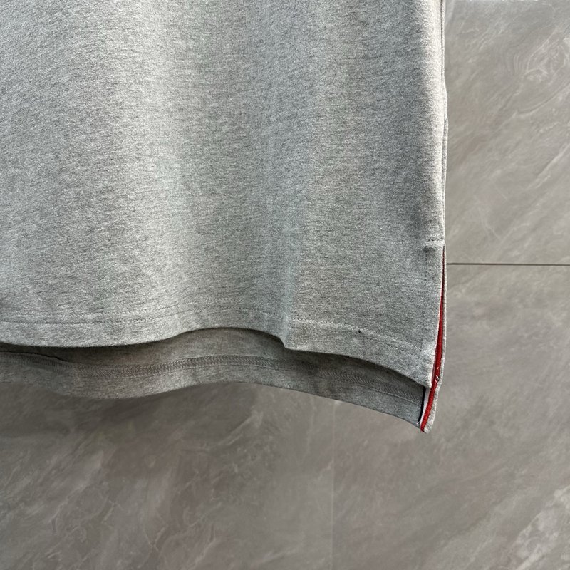 Thom Browne 강아지 자수 라운드 티셔츠 001-229256