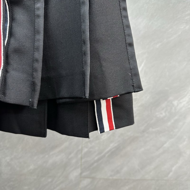 Thom Browne 여성 울 플리츠 스커트 001-229559