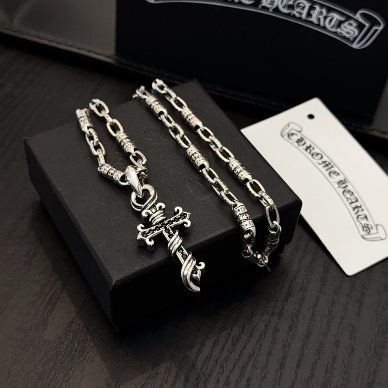 크롬하츠 빈티지 십자가 블랙 다이아몬드 목걸이 001-229579