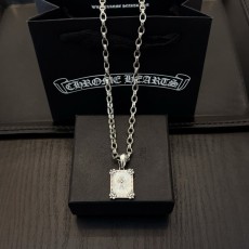 크롬하츠 클래식 레터 스퀘어 크로스 목걸이 001-229581