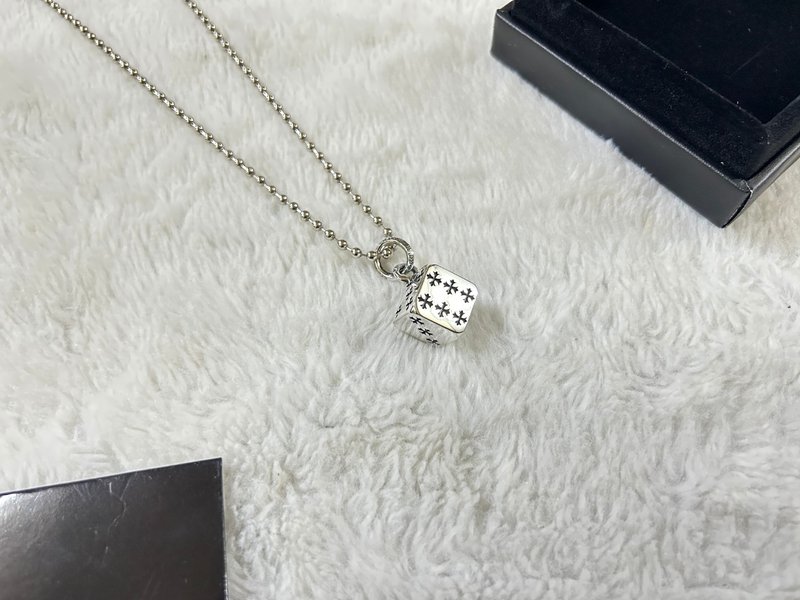 크롬하츠 주사위 비즈 목걸이 001-229750