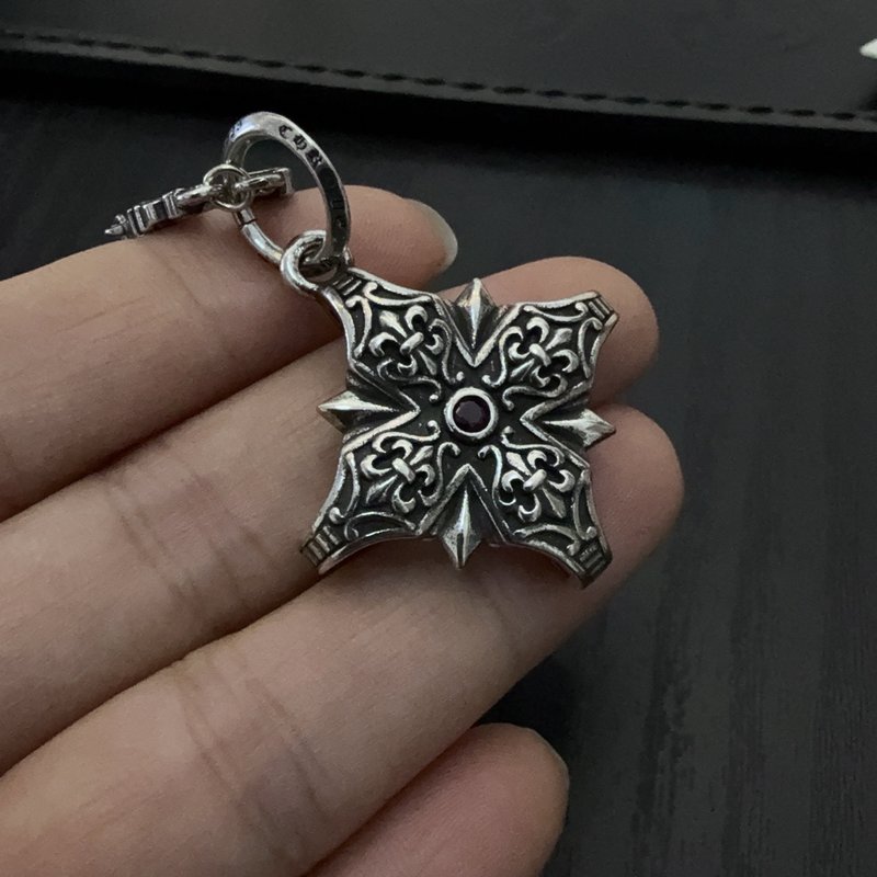 크롬하츠 빈티지 소드 크로스 목걸이 001-229839