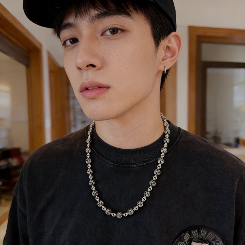 크롬하츠 빈티지 십자 꽃볼 목걸이 001-229930