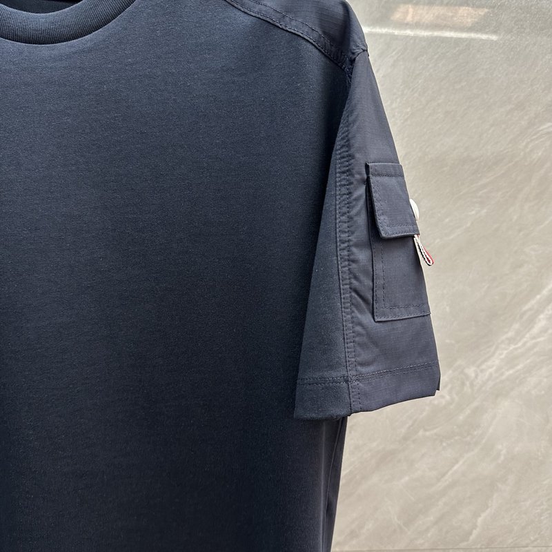 Thombrowne 사이드 슬리브 단추 포켓 라운드 티 001-230419