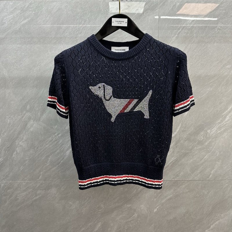 Thom Browne 라인스톤 강아지 반팔 니트 001-230440
