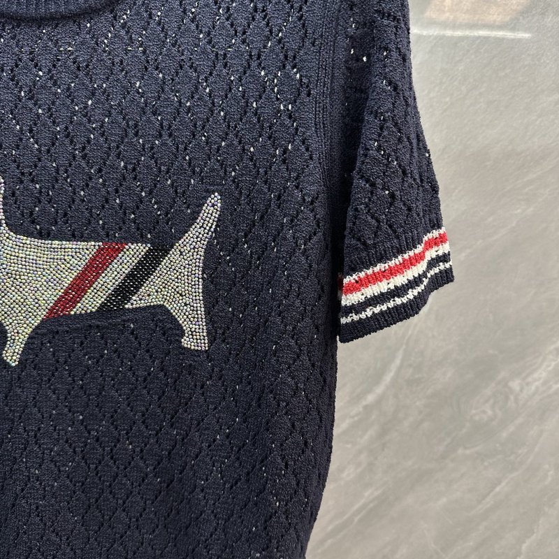 Thom Browne 라인스톤 강아지 반팔 니트 001-230440