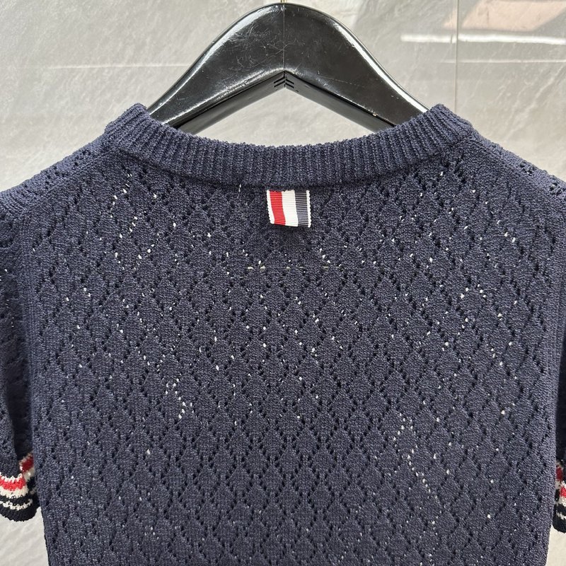 Thom Browne 라인스톤 강아지 반팔 니트 001-230440
