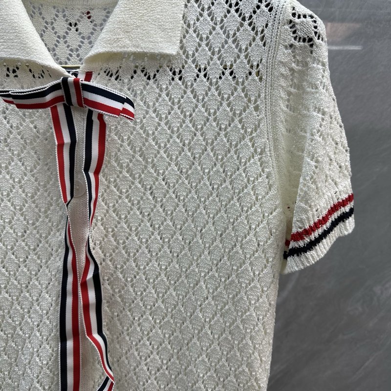 Thom Browne 리본 칼라 니트 탑 001-230447
