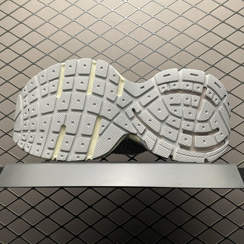 발렌시아가 3XL 빈티지 스니커즈 001-230535